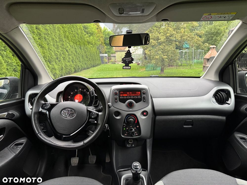 Toyota Aygo x-play - 24