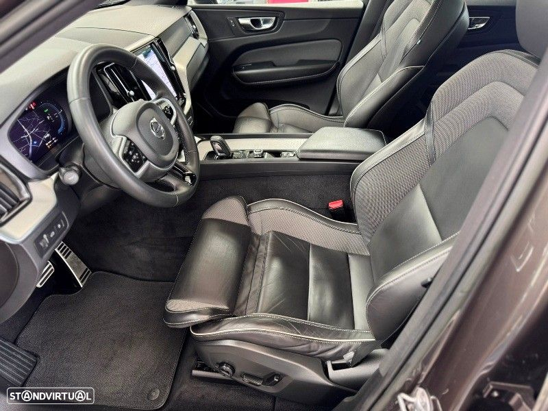 Volvo XC 60 2.0 T8 PHEV R-Design AWD - 37