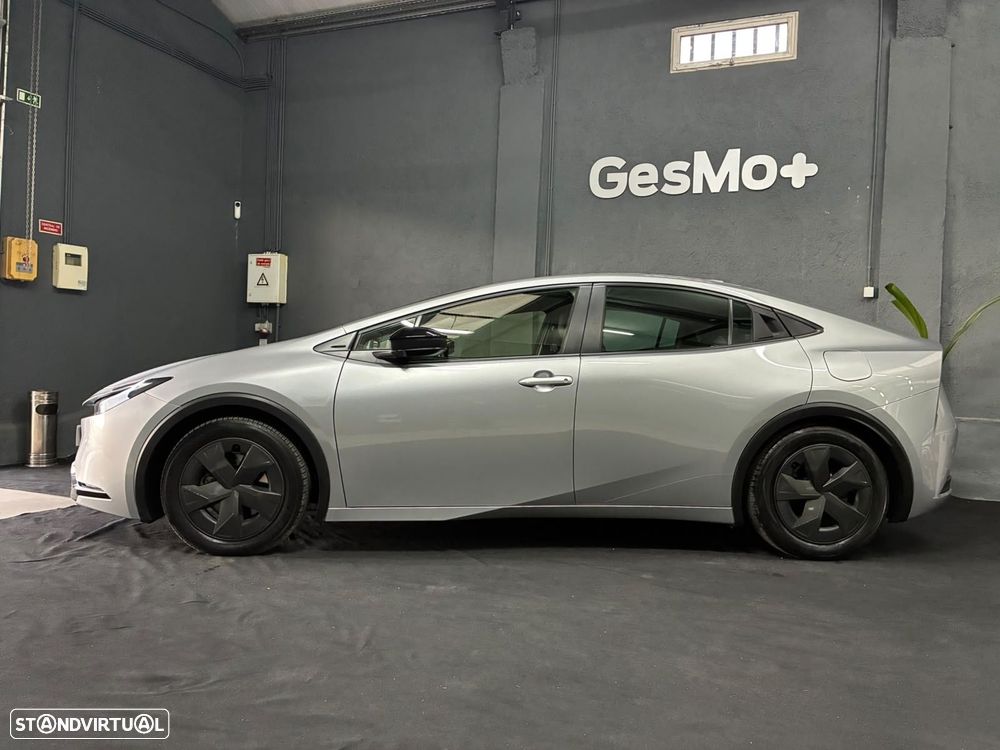 Toyota Prius - 4