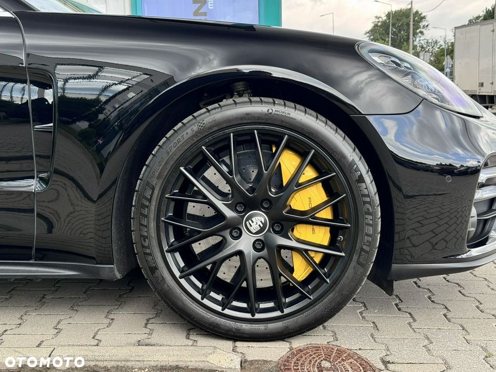 Porsche Panamera Turbo S - 10