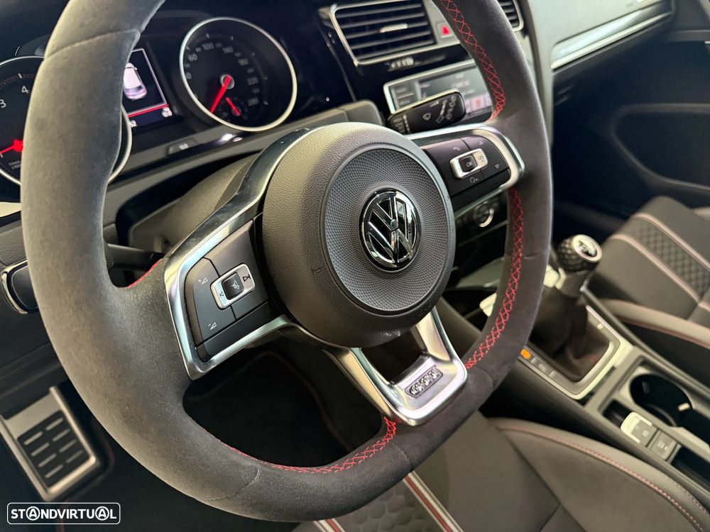 VW Golf GTi Clubsport S - 17