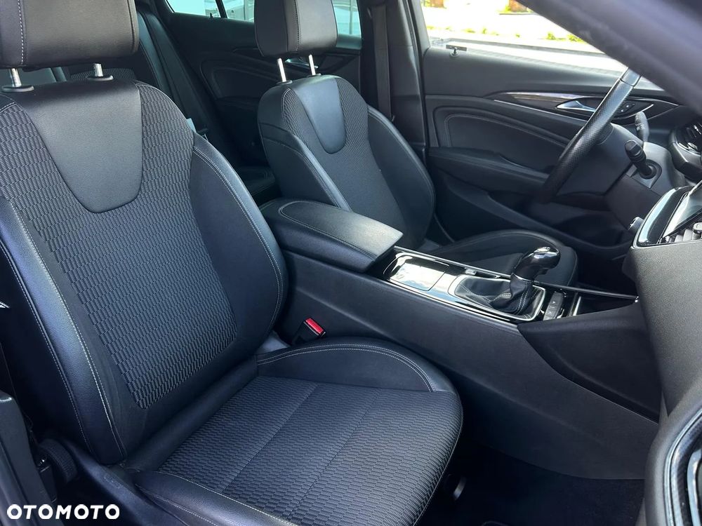 Opel Insignia - 16