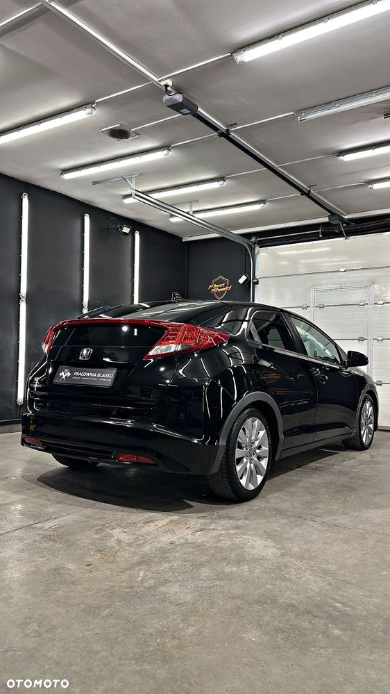 Honda Civic 1.8 Executive NAVI - 2