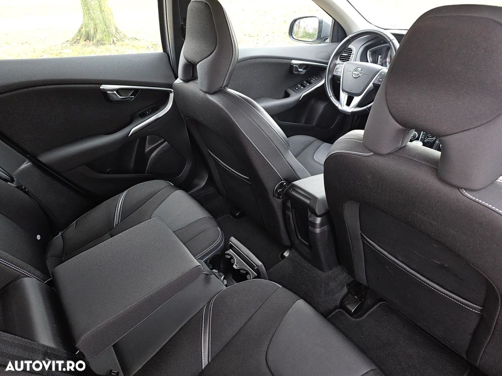 Volvo V40 D2 Linje Svart - 8