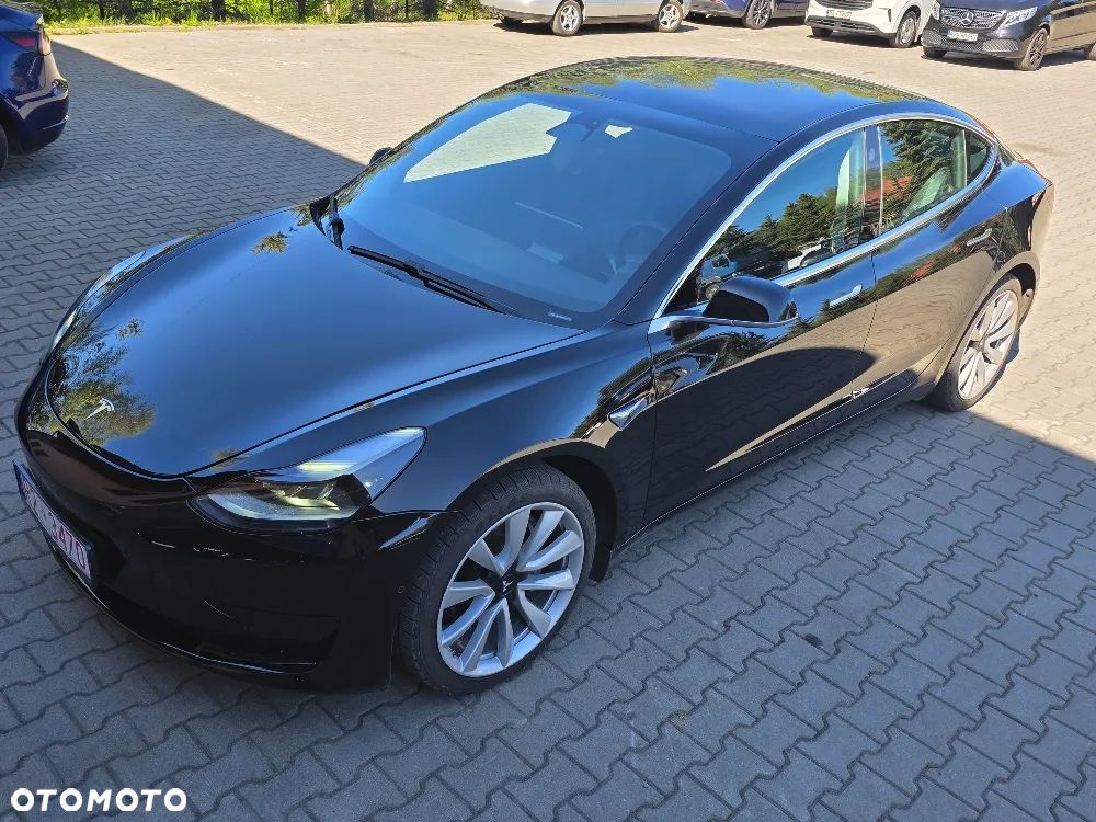 Tesla Model 3 - 8