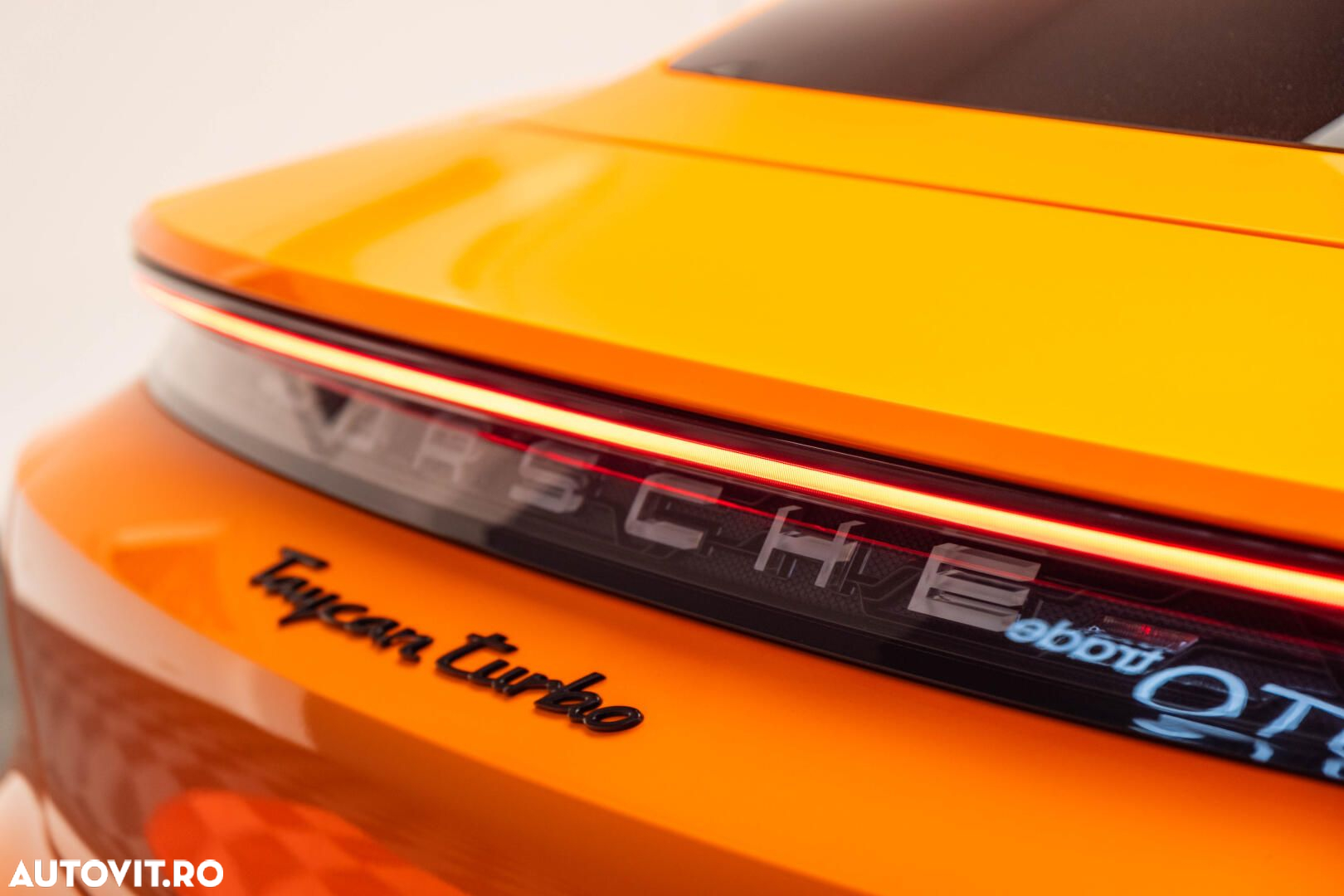 Porsche Taycan - 23