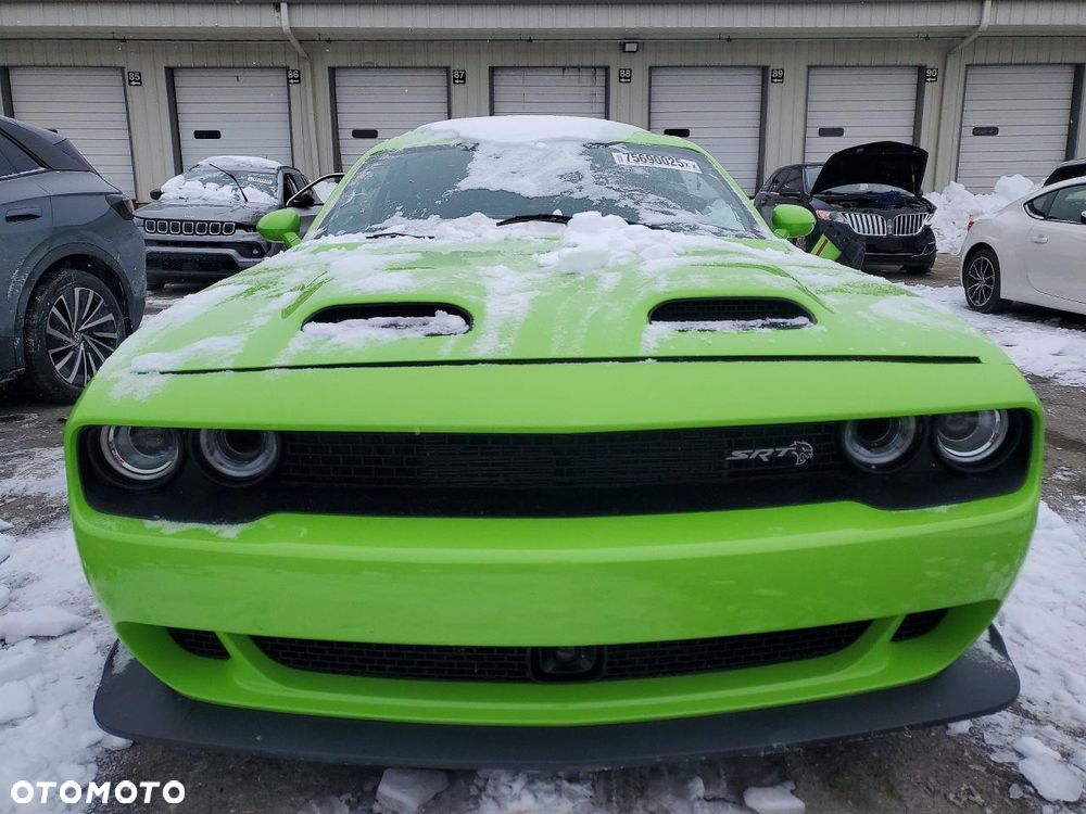 Dodge Challenger - 5