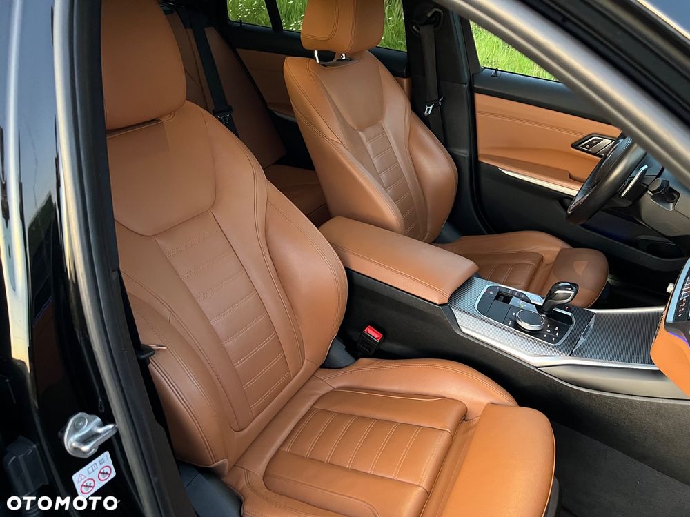 BMW Seria 3 330i xDrive M Sport - 26