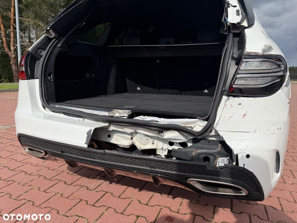 Mercedes-Benz Klasa C 200 4MATIC 9G-TRONIC - 22