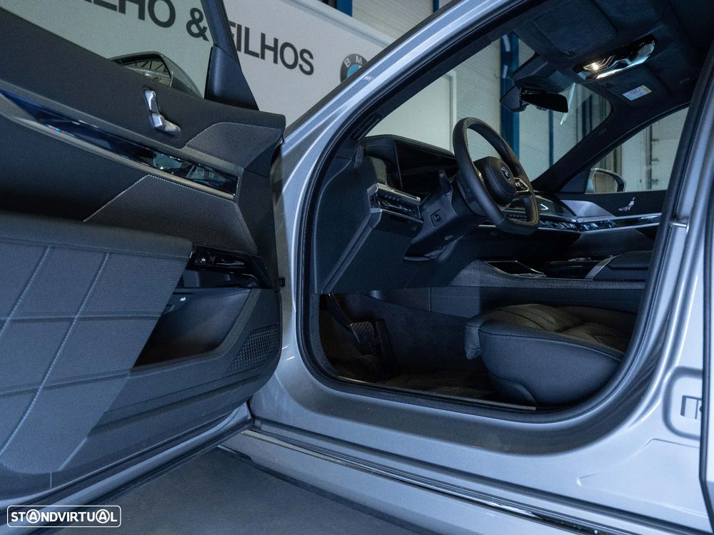 BMW i7 eDrive50 - 16