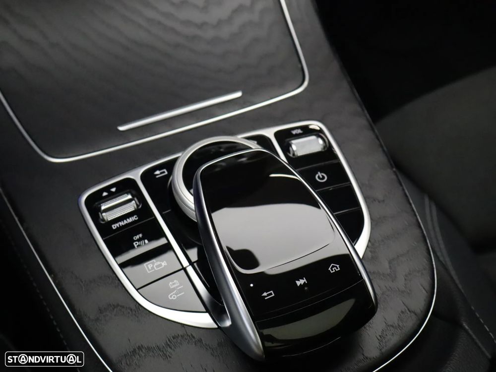 Mercedes-Benz E 300 de 9G-TRONIC AMG Line - 29