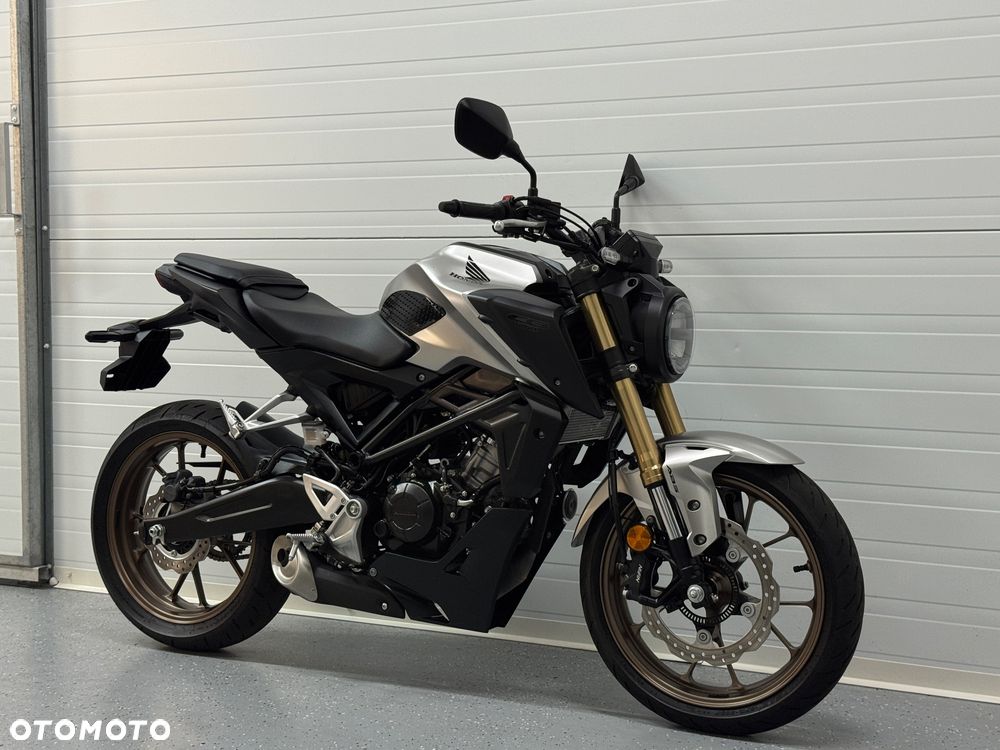 Honda CB - 1