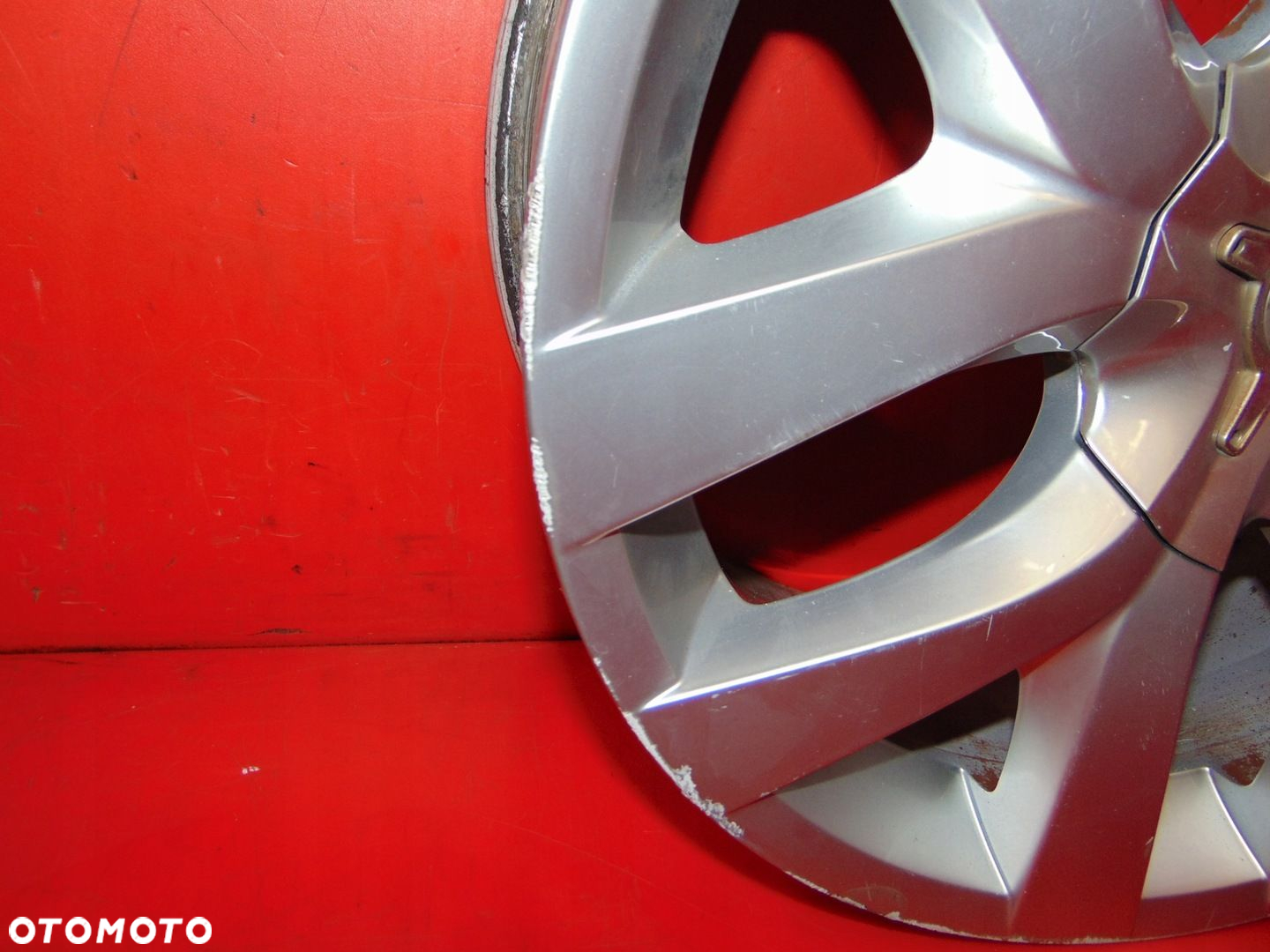 Citroen C4 Picasso FELGA ALU 18 4x108 7J ET26 - 2