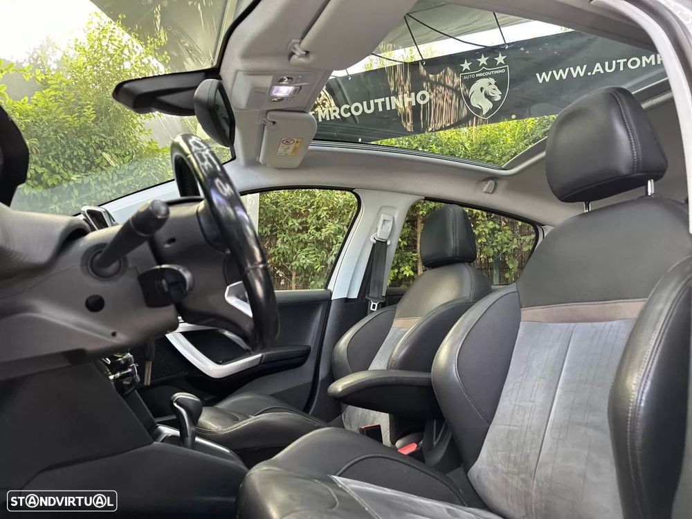Peugeot 208 PureTech 110 Stop & Start EAT6 Allure - 11