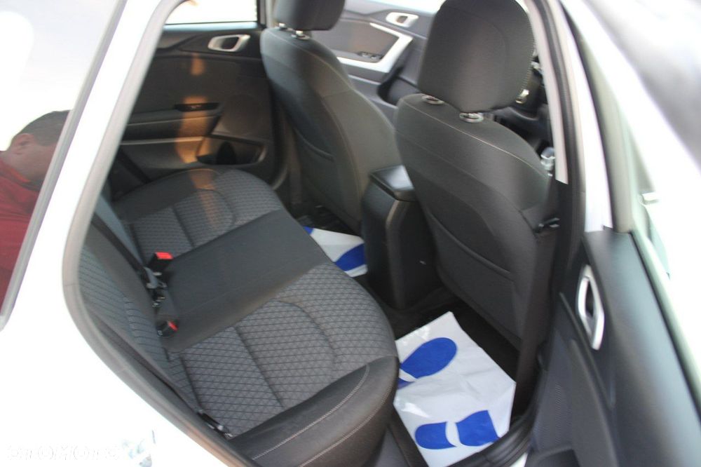 Kia Ceed - 29