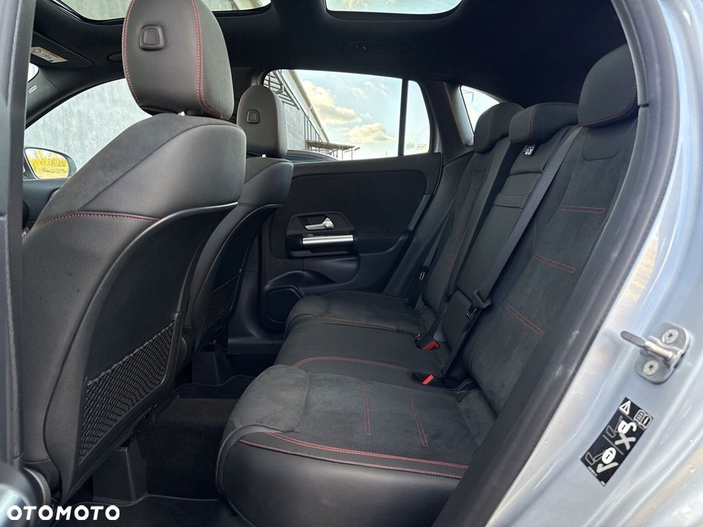 Mercedes-Benz GLA - 18