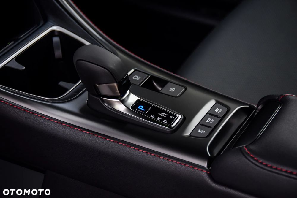 Lexus LBX 1.5 Hybrid Emotion - 13