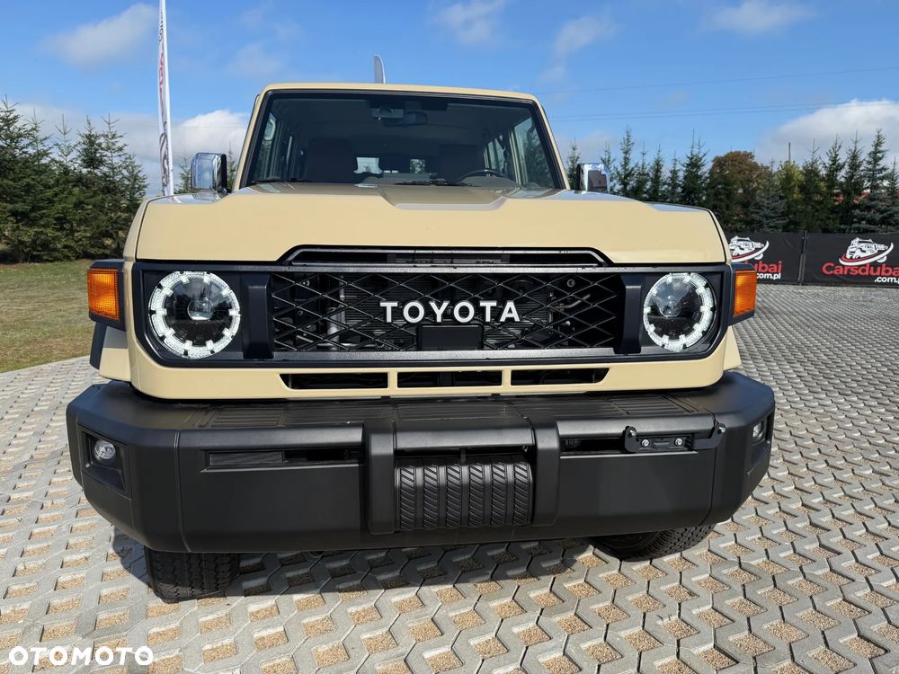 Toyota Land Cruiser - 3