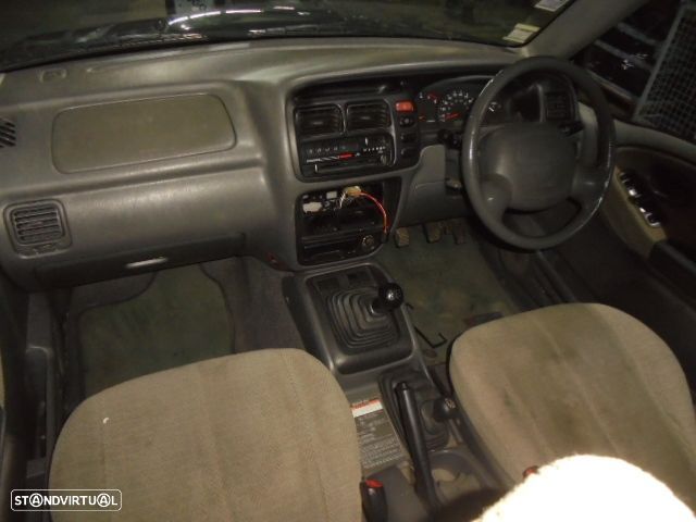 Carro MOT: RF SUZUKI GRAND VITARA 1999 2.0TD 87CV 5P PRETO DIESEL - 7