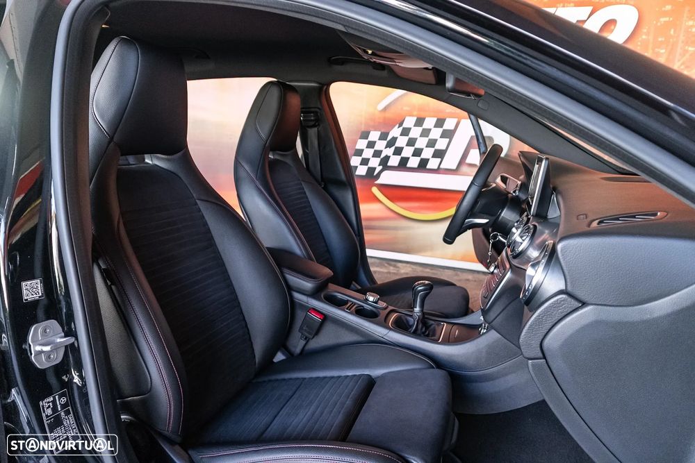 Mercedes-Benz GLA 180 d AMG Line - 22