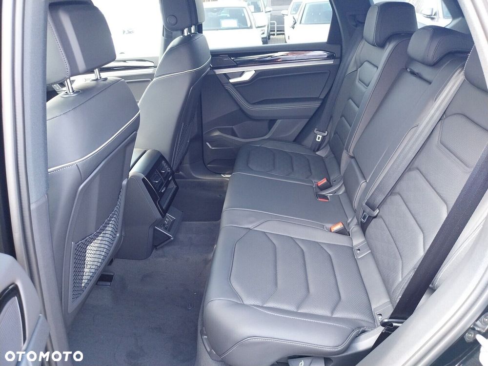 Volkswagen Touareg - 23