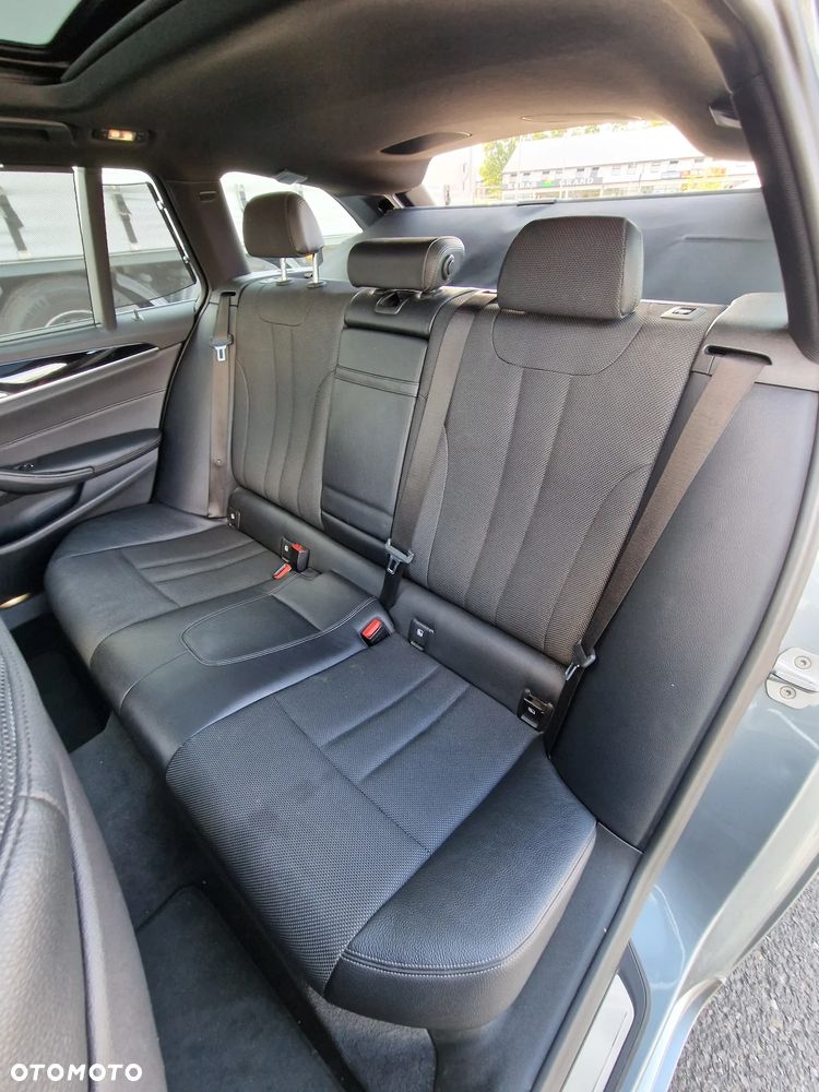 BMW Seria 5 525d Sport Line - 19
