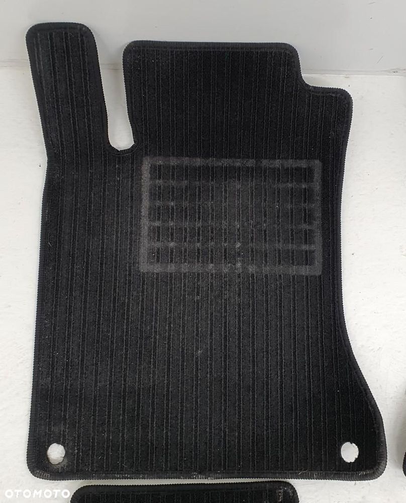 DYWANIKI CHŁODNICZKI WELUROWE MERCEDES W246 KOMPLET - 4