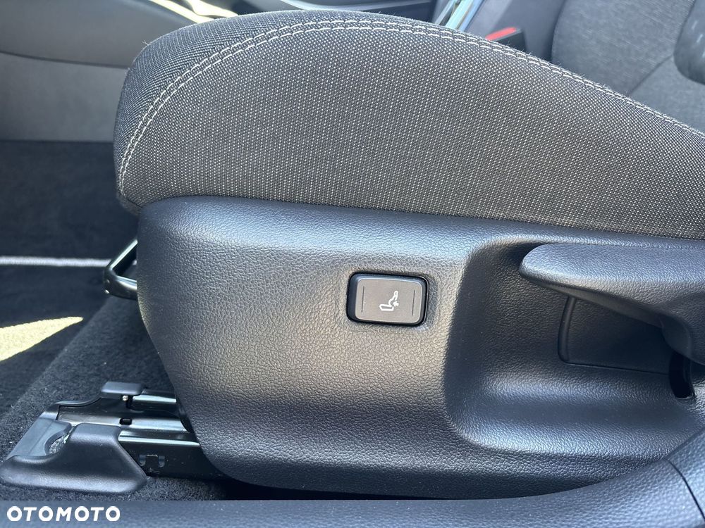 Toyota Corolla 1.8 Hybrid Style - 18