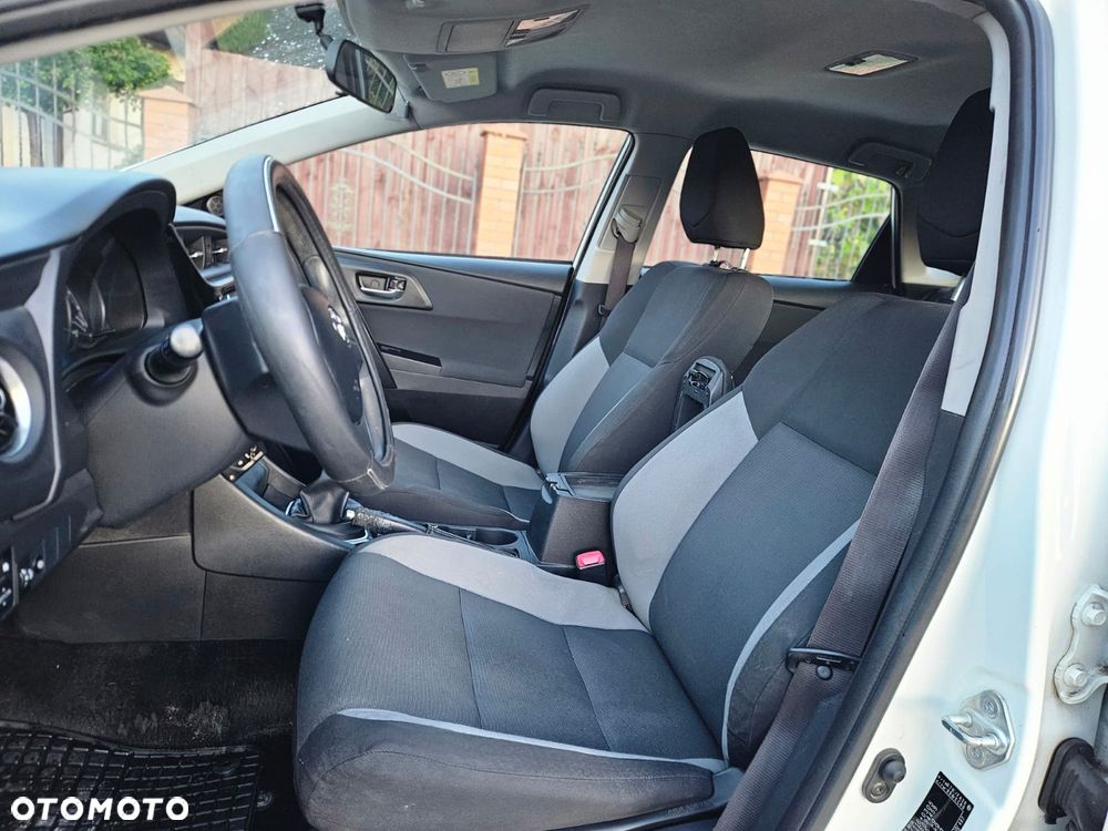 Toyota Auris - 8