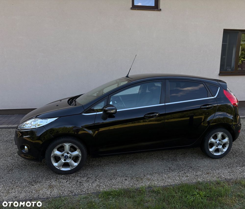 Ford Fiesta 1.6 TDCi DPF Titanium - 8