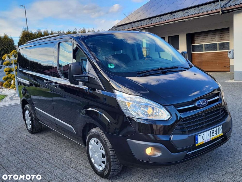 Ford Tourneo Custom - 12