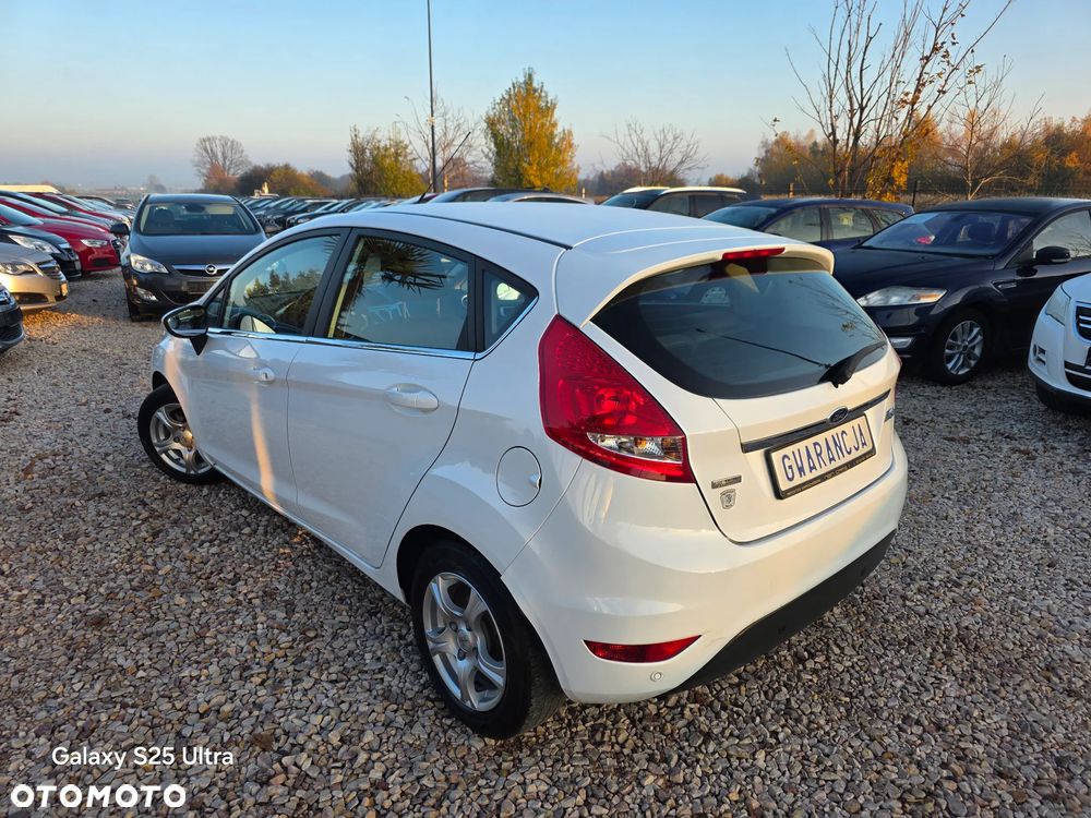Ford Fiesta - 12