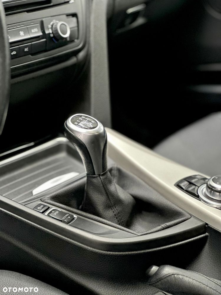 BMW Seria 3 318d Blue Performance - 19