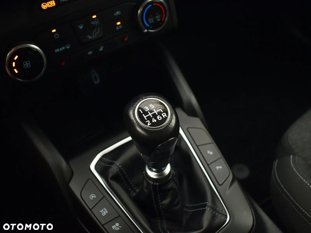 Ford Focus - 27