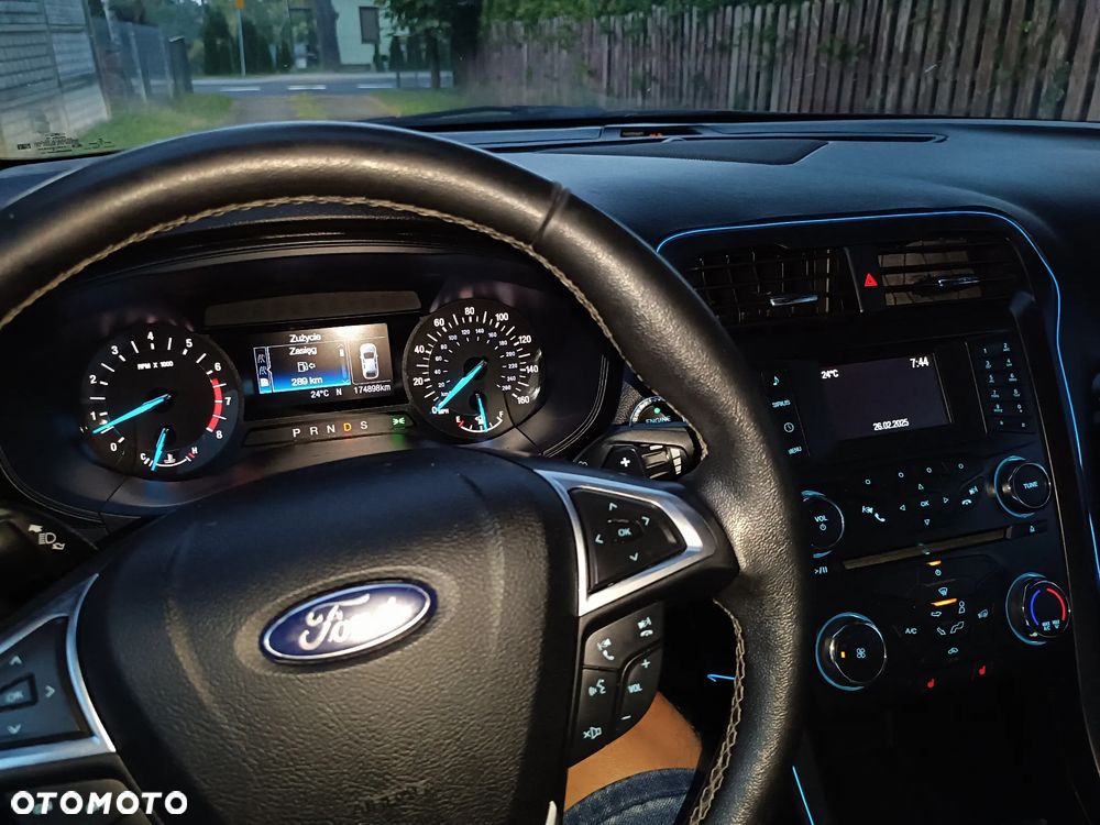 Ford Fusion - 21