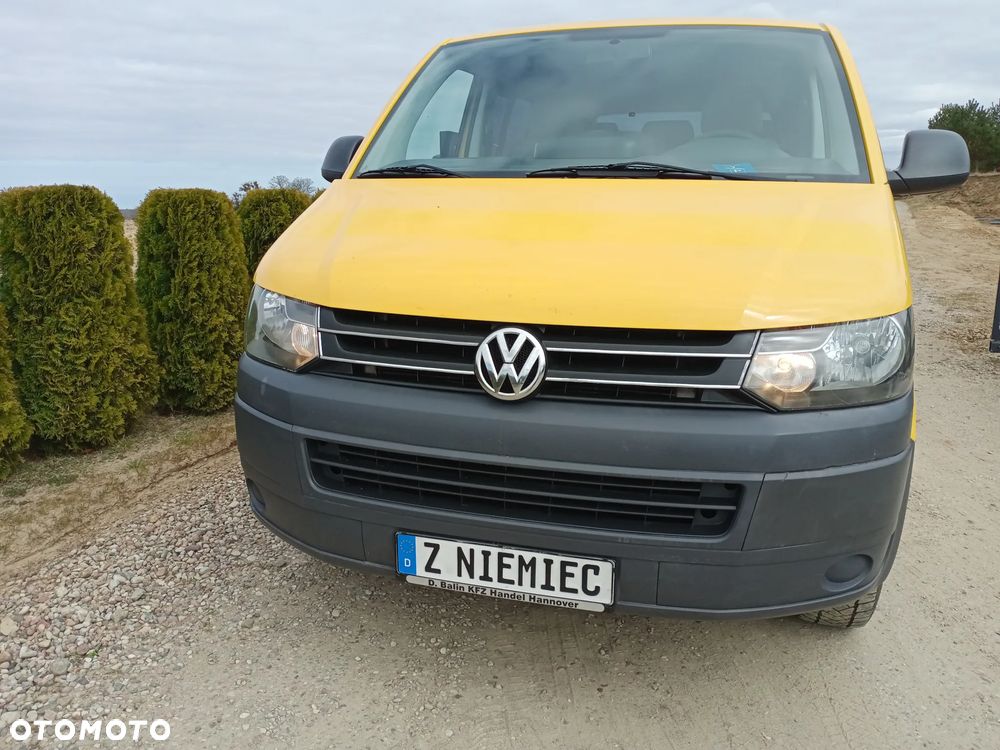 Volkswagen T5 LIFT 9 osobowy 2013r. 2.0 140 KM 6 bieg. serwis do końca doinwestowany klima  tempomat  vebasto isofix - 12