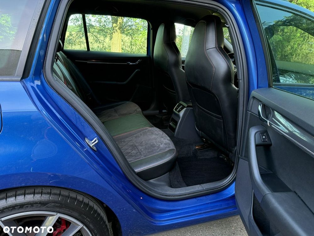 Skoda Octavia 2.0 TDI RS - 33