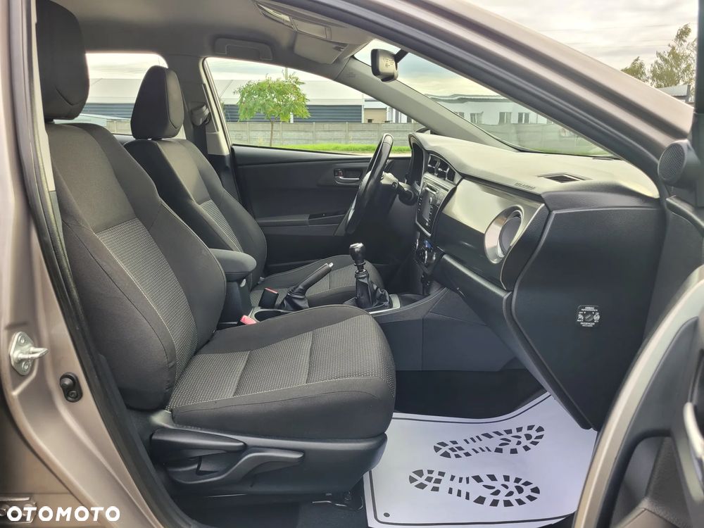 Toyota Auris 1.33 VVT-i Premium Comfort - 16