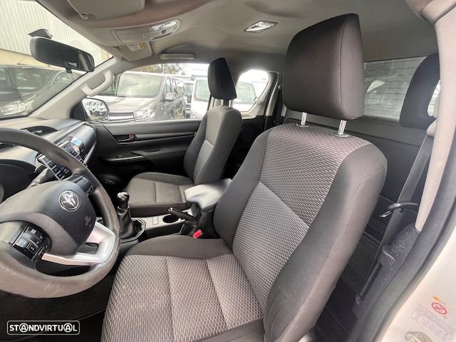 Toyota HILUX CLUB 4x4 150cv LUG. - 9