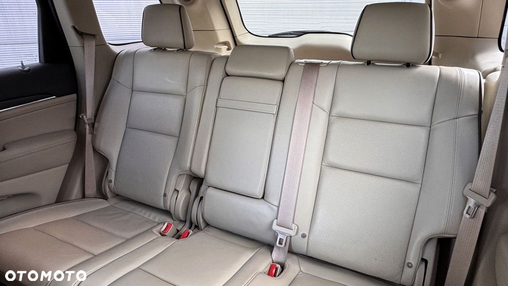 Jeep Grand Cherokee - 34