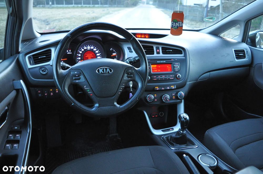 Kia Ceed 1.6 CRDi 128 Spirit - 17