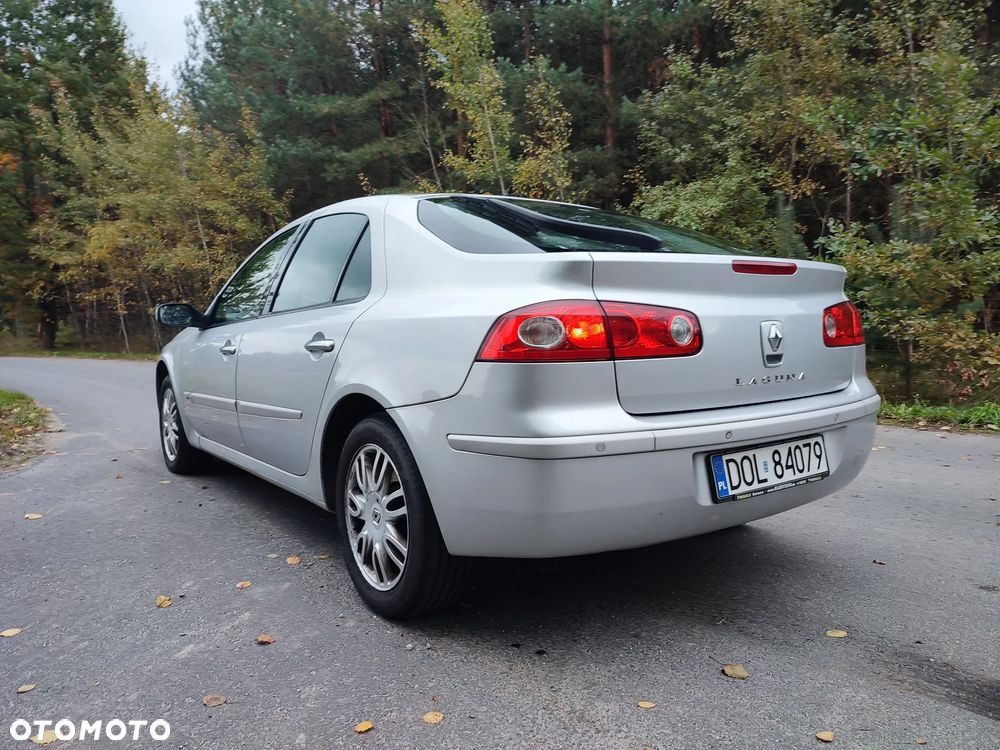 Renault Laguna 2.0 dCi FAP Initiale - 4