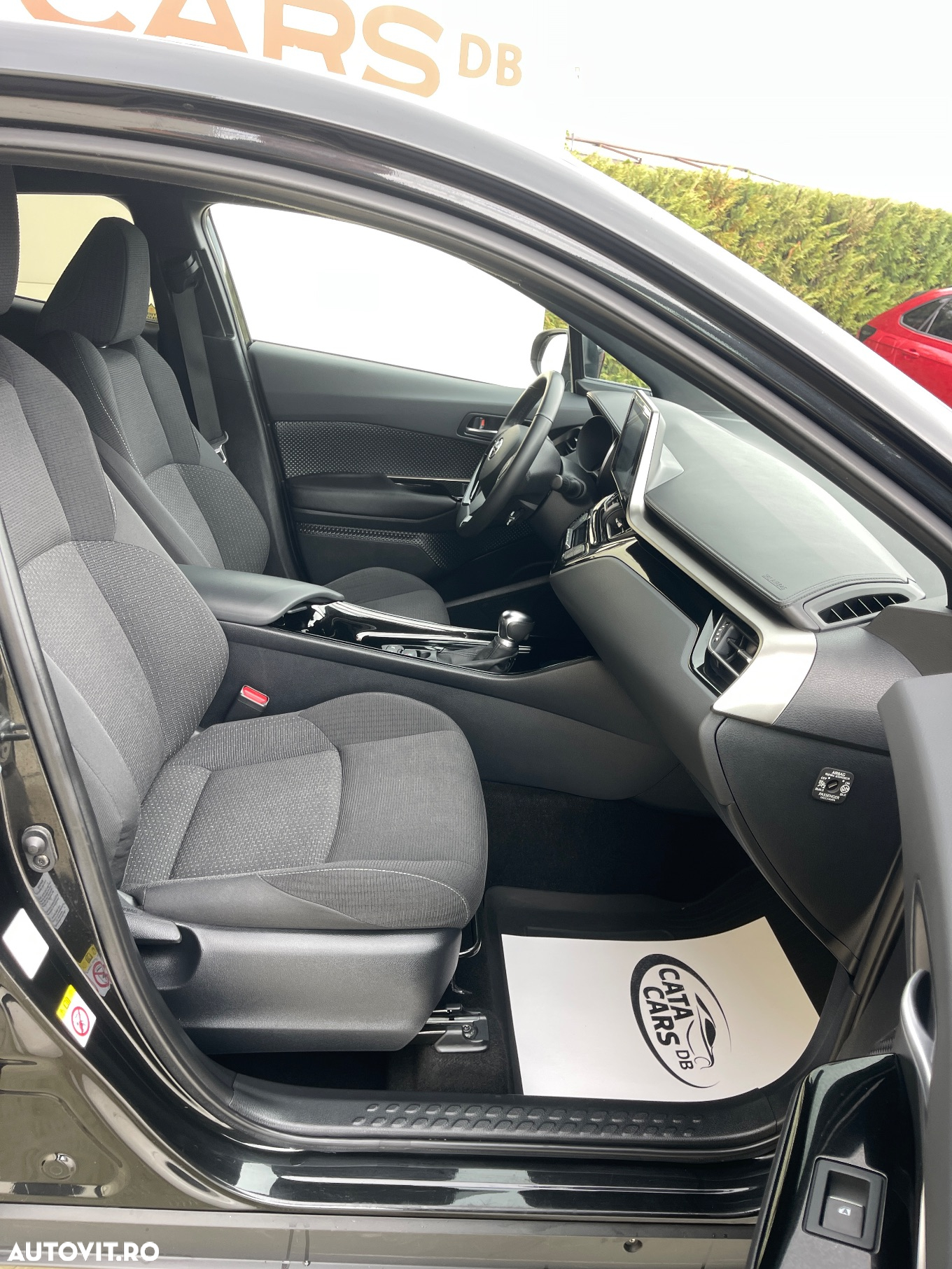 Toyota C-HR Hybrid Club - 22