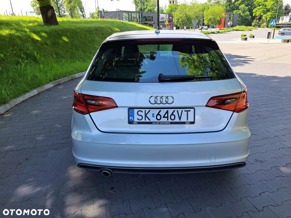 Audi A3 Sportback 1.6 TDI DPF S line Sportpaket - 40