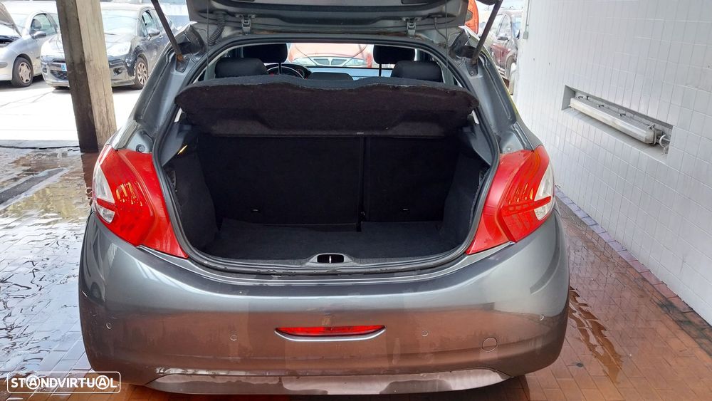 Peugeot 208 1.2 PureTech Active - 17