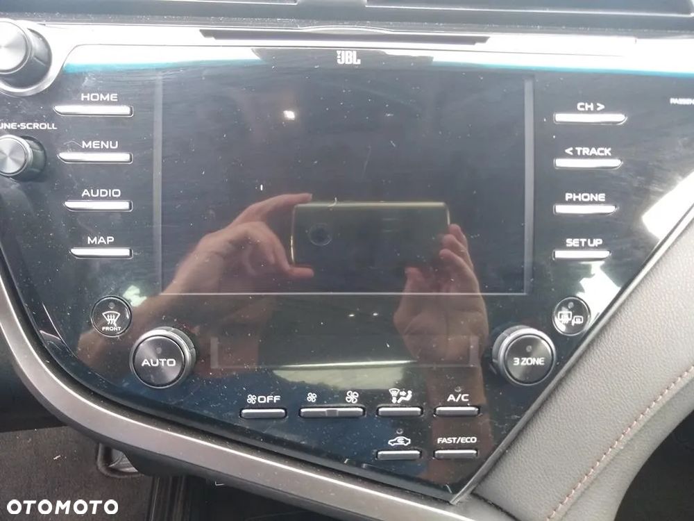 Toyota Camry ver-2-5-hybrid-executive-cvt - 23