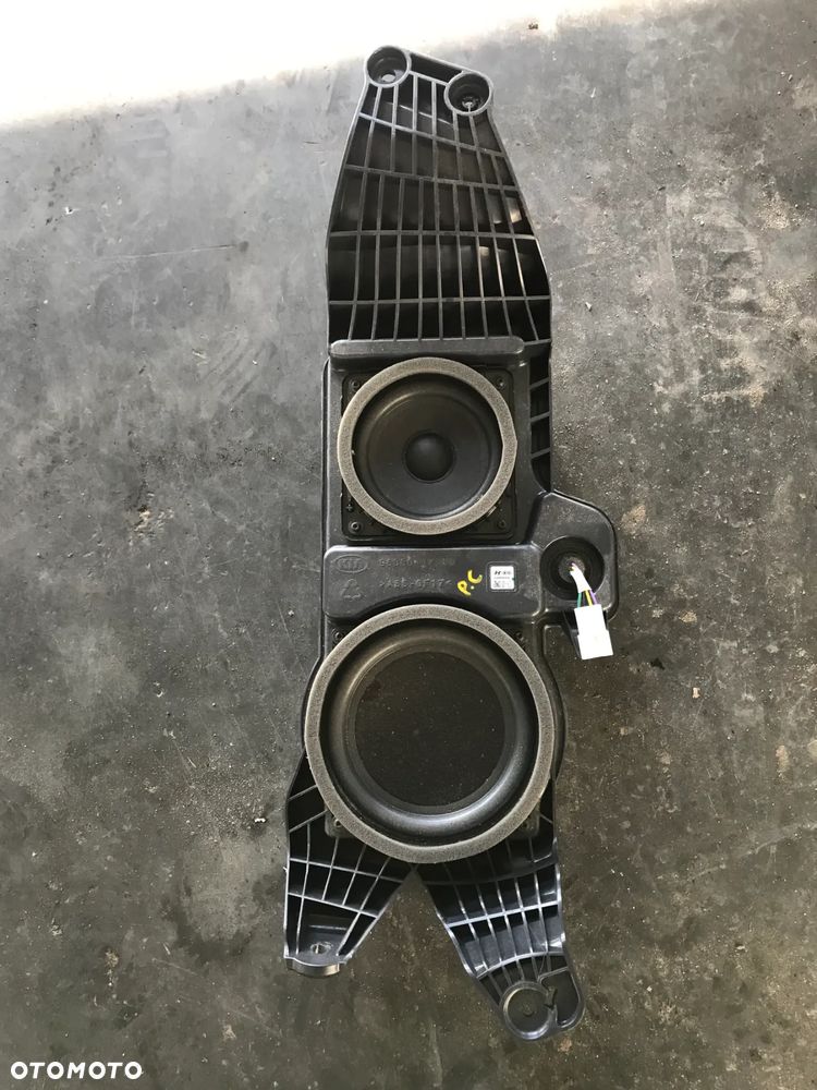Głośnik subwoofer Kia Ceed III KOMBI - 1