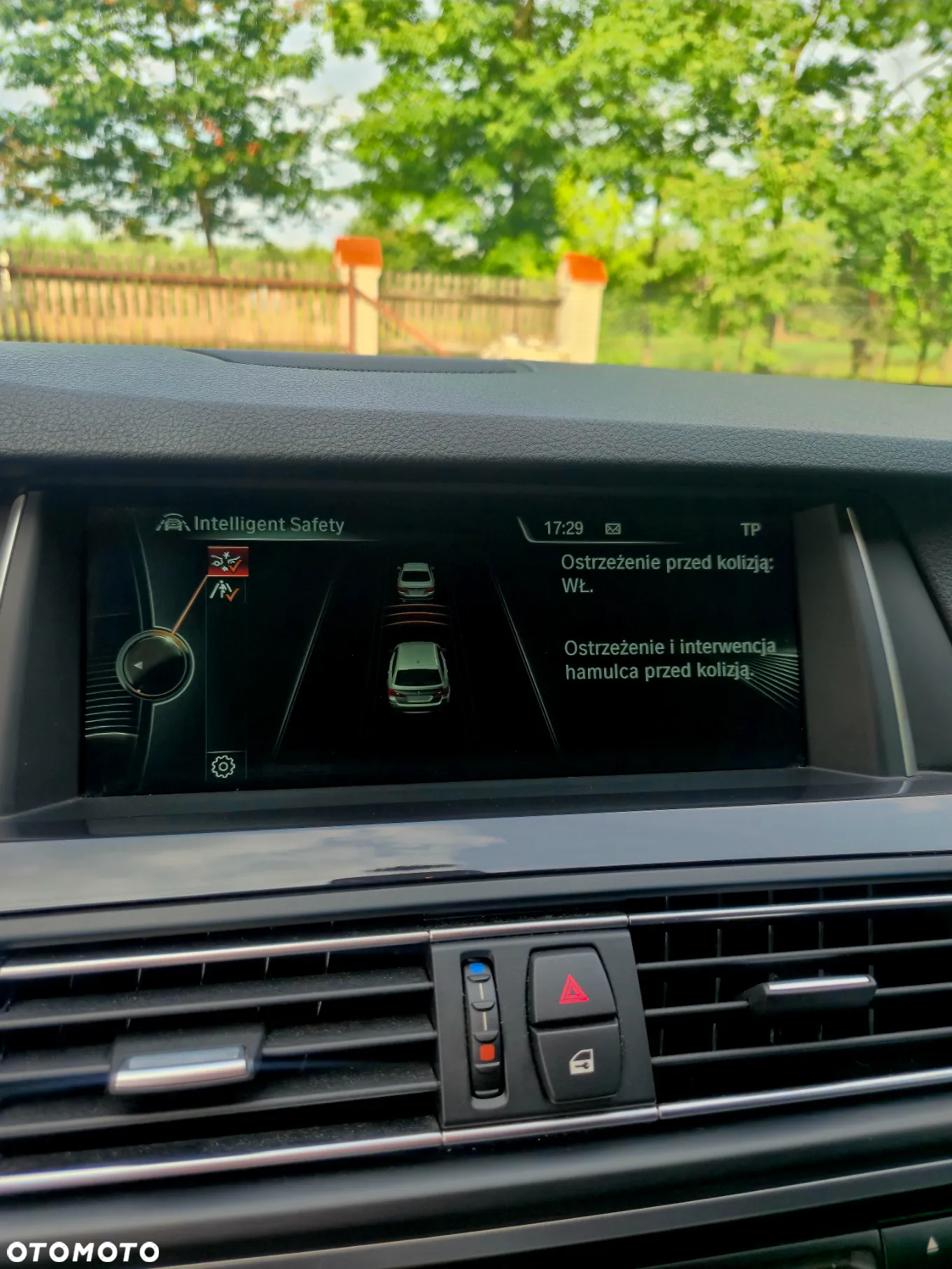 BMW Seria 5 520d xDrive - 33