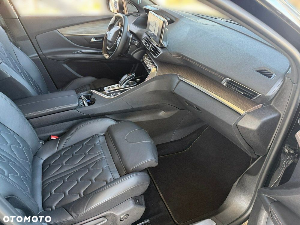 Peugeot 5008 - 19