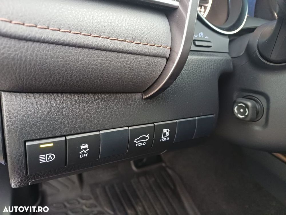 Toyota Camry - 14